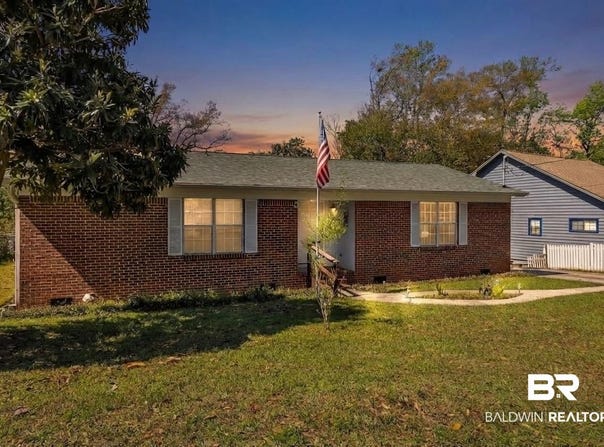2067 Club House Drive, Lillian, AL 36549