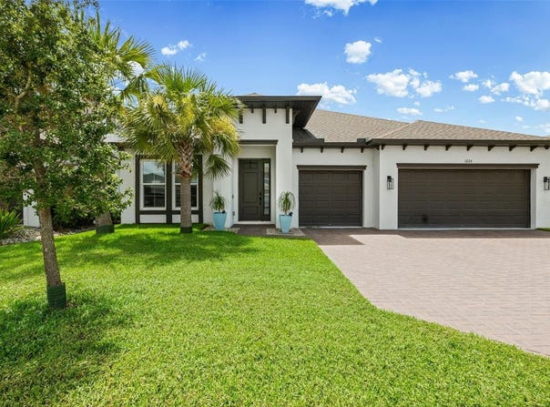 1024 FERNLEAF Run, BRADENTON, FL 34212
