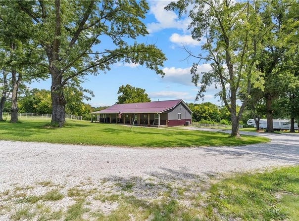 395 NW 1101st Road, Centerview, MO 64019