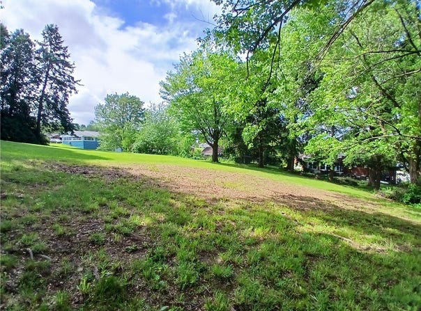 Spruce St lot: 22, Unity Twp, PA 15650