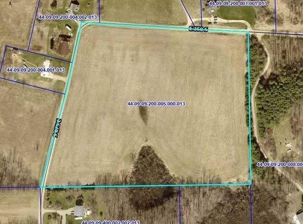 875 E, Wolcottville, IN 46795