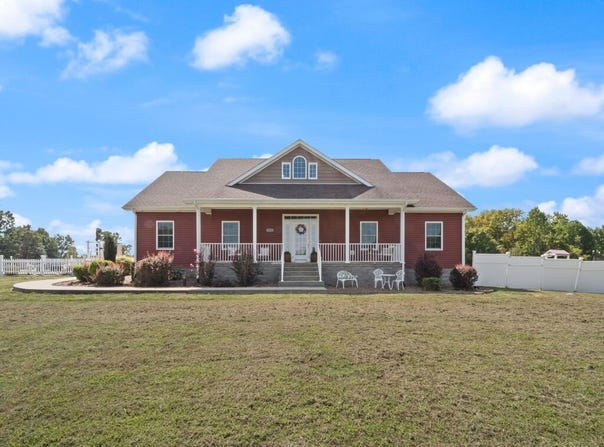 891 Jerry Arnold Rd, Manitou, KY 42436