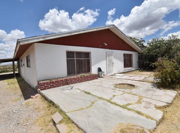 809 COACH Road, Canutillo, TX 79835