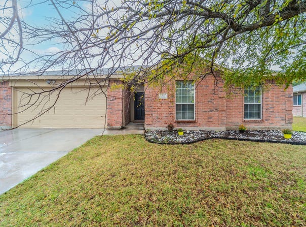 421 Oxford Street, Burleson, TX 76028