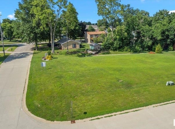71 Firefly Court, Chatham, IL 62629