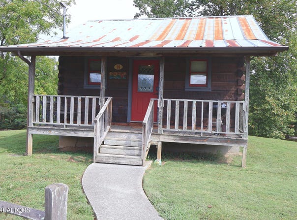 211 Old Bridge Rd, Townsend, TN 37882