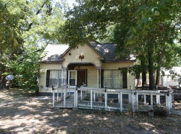 605 E Pine, Edgewood, TX 75117
