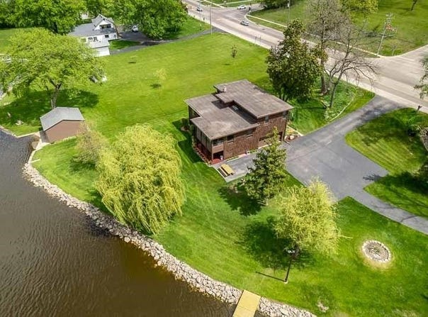 3004 Riverside Drive, Beloit, WI 53511