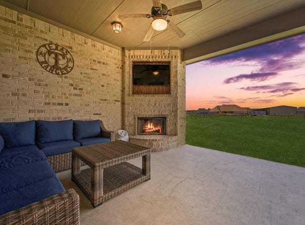 135 Stanford Lane, Springtown, TX 76082