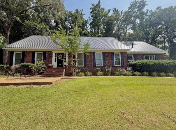 1034 Morgan Dr, New Albany, MS 38652