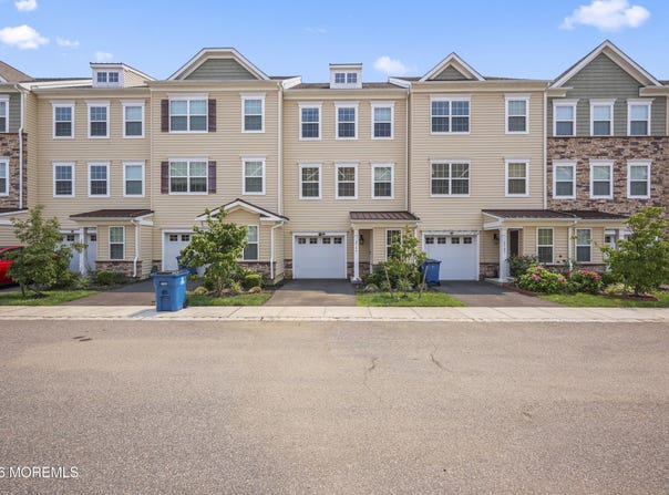 2104 John Deere Lane, Monroe, NJ 08831