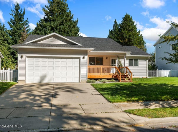 414 Louis Ln, Sandpoint, ID 83864