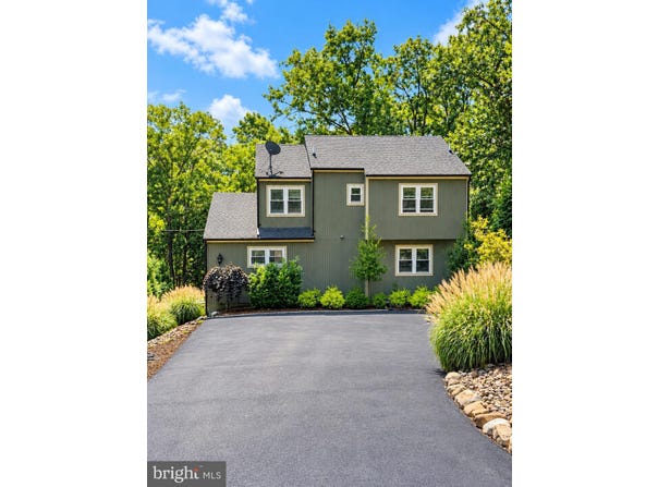 203 FAIRWAY Circle, CROSS JUNCTION, VA 22625