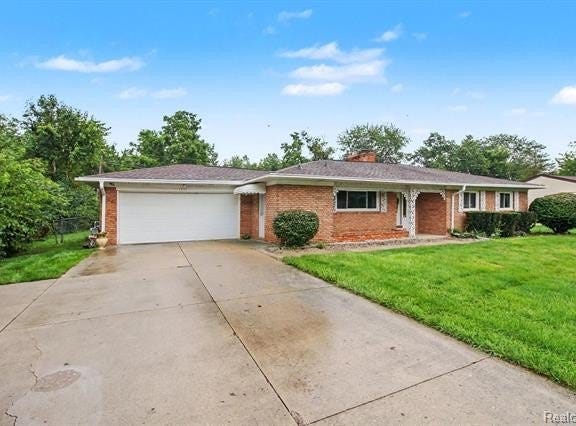 1254 Arrowhead Drive, Burton, MI 48509