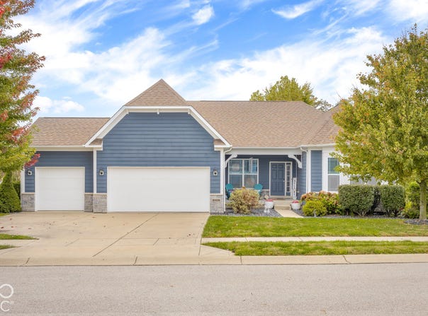 6106 Pelican Lane, Columbus, IN 47201