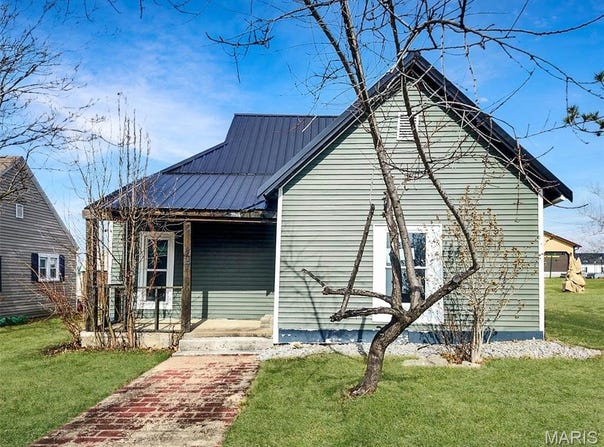 407 E Salling Street, Perry, MO 63462