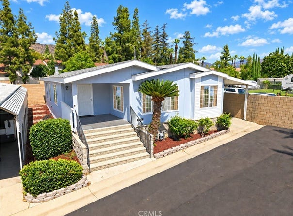 840 E Foothill, Azusa, CA 91702