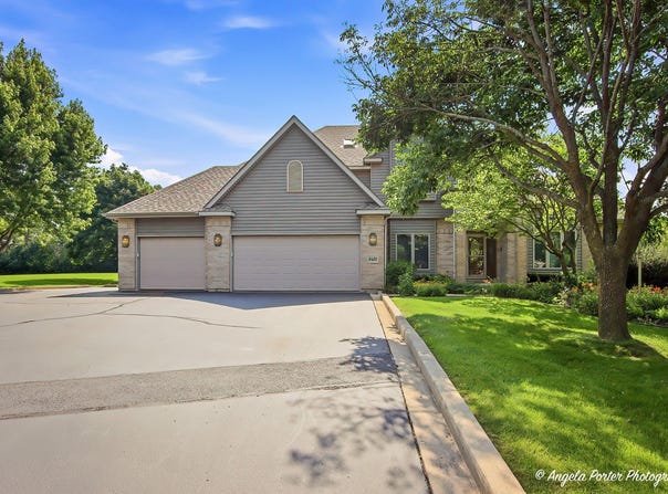 8420 Saint Moritz Drive, Spring Grove, IL 60081