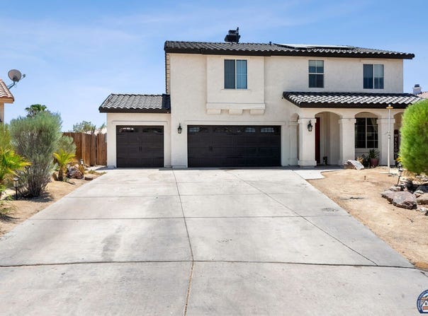 2330 Bougainvillea Trl, Imperial, CA 92251
