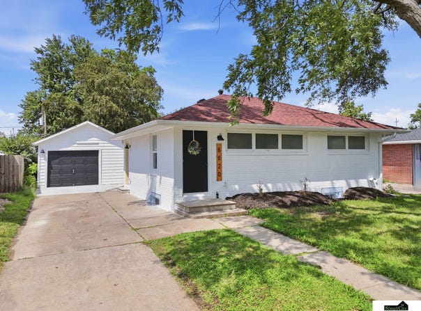 6620 BENTON Street, Lincoln, NE 68507