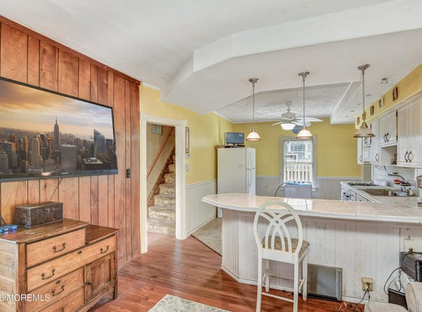 43 Center Avenue, Leonardo, NJ 07737