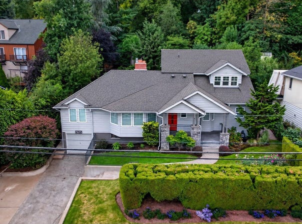 21695 WILLAMETTE Dr, WestLinn, OR 97068