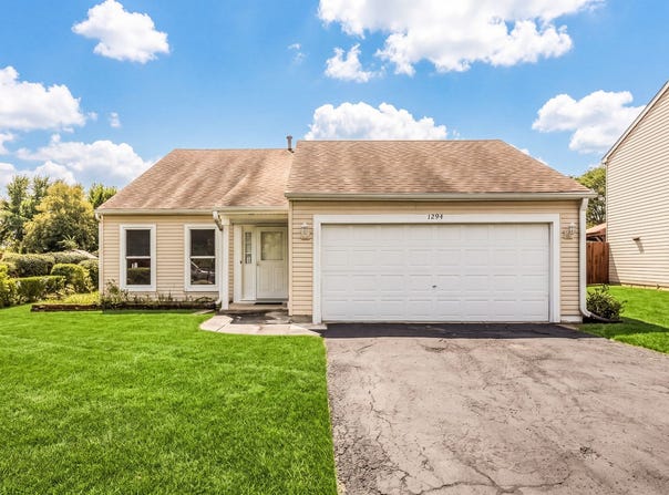 1294 Longford Circle, Elgin, IL 60120