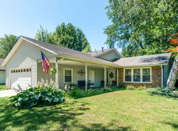 6 S DEERPATH Drive, Vernon Hills, IL 60061
