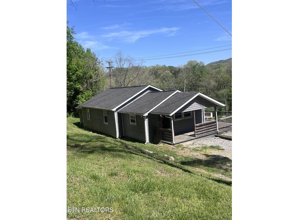 3002 Highway 61 E, Luttrell, TN 37779