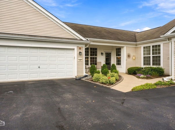 13607 Hemlock Road, Huntley, IL 60142