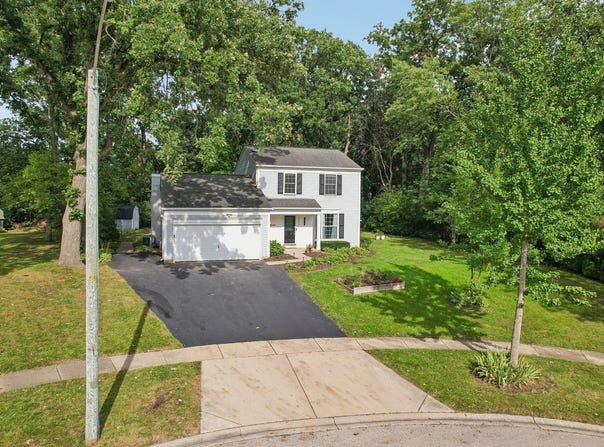 1201 Yosemite Parkway, Algonquin, IL 60102