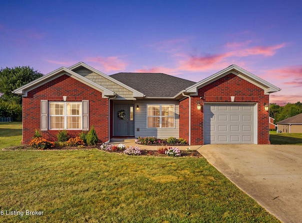 1016 Progress Pl, Lawrenceburg, KY 40342