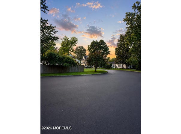 8 Ziegler Place, Matawan, NJ 07747