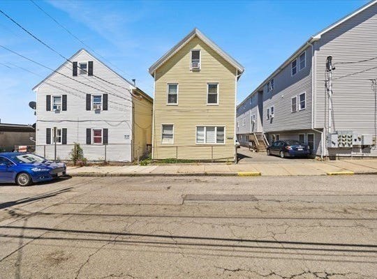 30 Orange St, Fall River, MA 02720