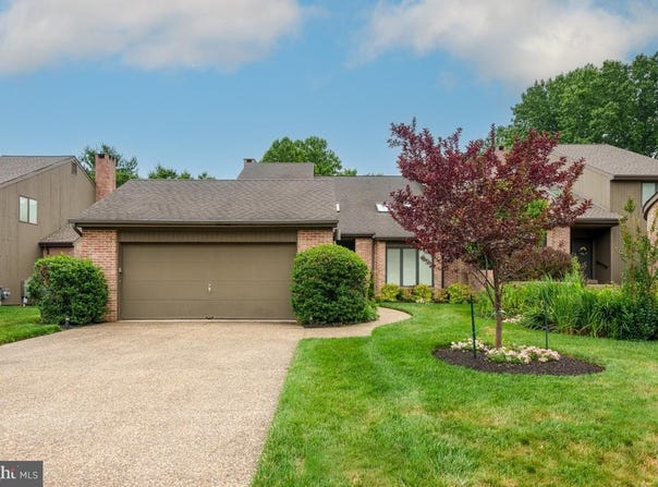 109 DOWNS DR, WILMINGTON, DE 19807