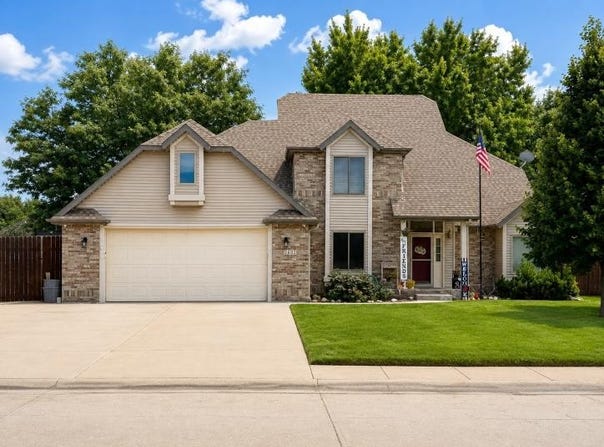 2602 Sunset Dr, North Platte, NE 69101