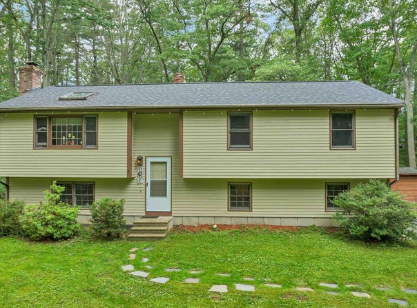 11 Dodge Road, Hampton Falls, NH 03844