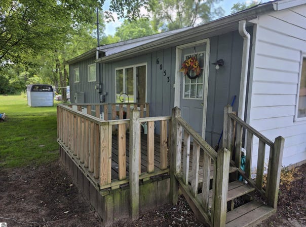 6053 NW Mill, Riverdale, MI 48877