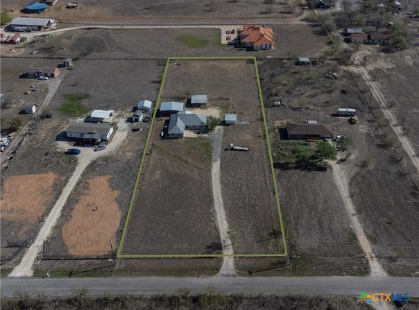2412 Williamson Road, Lockhart, TX 78644