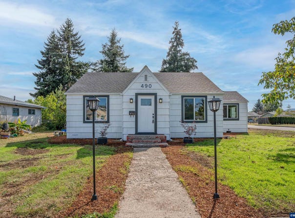 490 W A St, Lebanon, OR 97355