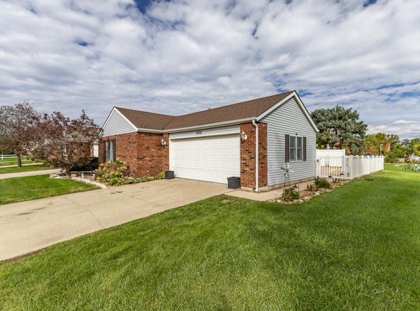 302 Amber Lane, Lowell, IN 46356