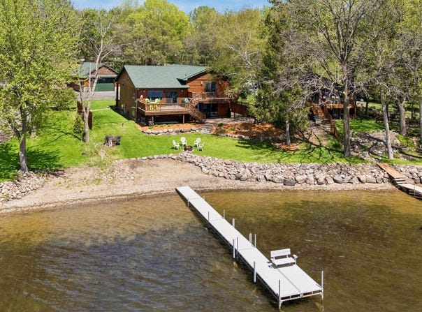 32940 Nueman Trail, Lindstrom, MN 55045