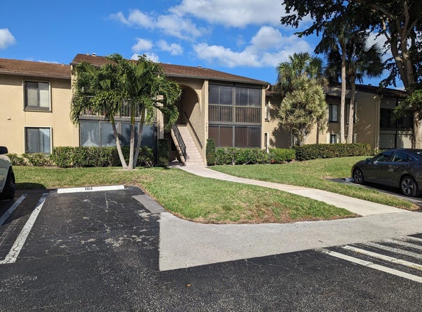 702 Sunny Pine Way, Greenacres, FL 33415