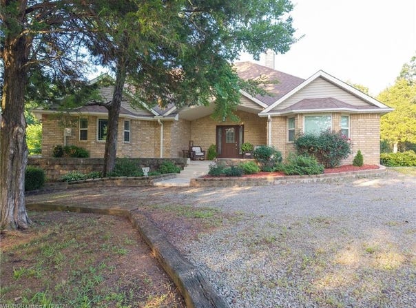 109983 S 4749 RD, Muldrow, OK 74948