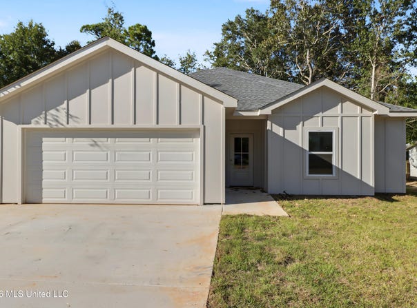 10765 Linohau Way, Diamondhead, MS 39525