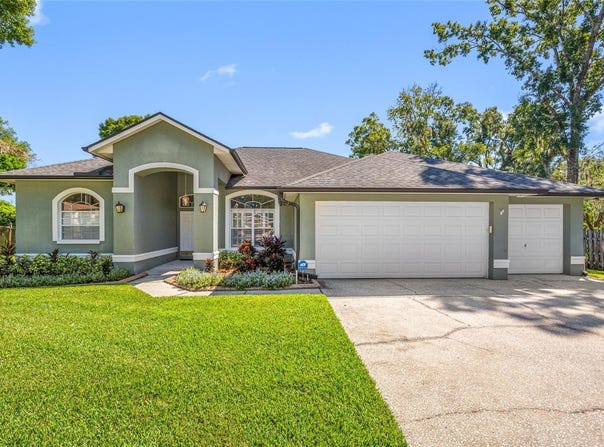 1648 WOODRIDGE Court, LUTZ, FL 33559
