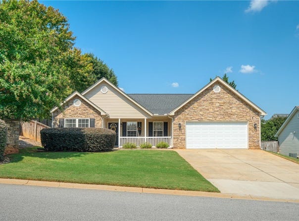 1 Granite Woods Way, Greer, SC 29650