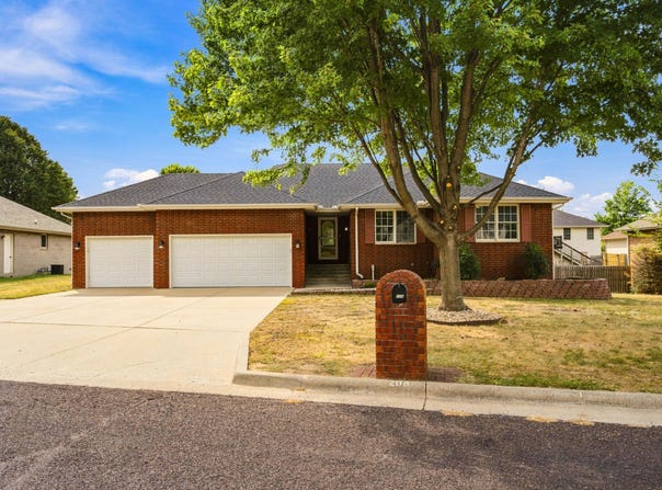 208 Miller Way, Monett, MO 65708