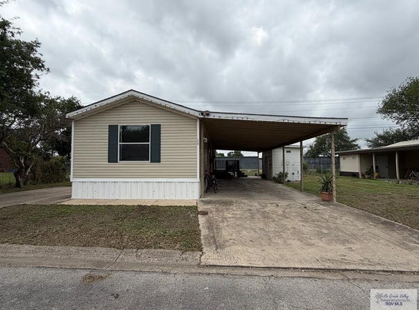 39 BLACKHAWK AVE., HARLINGEN, TX 78552