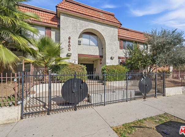 8800 Cedros Ave, Panorama City, CA 91402
